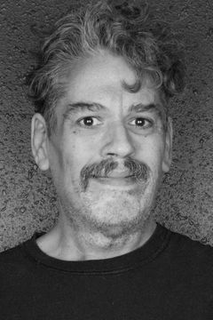 Clam Sepulveda interpreta Ned's Dad (uncredited)