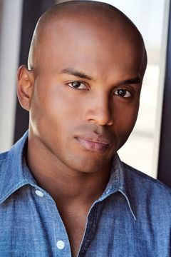 Andre Boyer interpreta Bill Wyatt