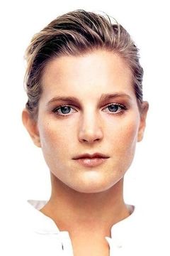 Bridget Fonda interpreta Child in Commune (uncredited)