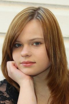 Samantha Pryor interpreta Ashley