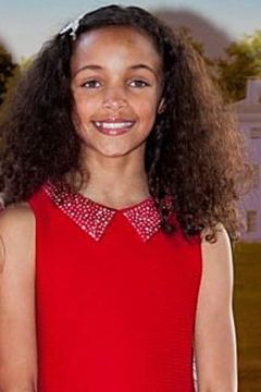Timia Julien-Box interpreta Little Girl