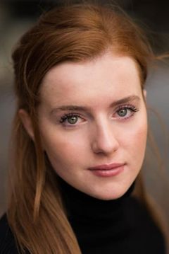 Hannah Onslow interpreta Emily Dunn