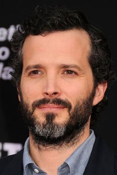 Bret McKenzie interpreta Elf Escort