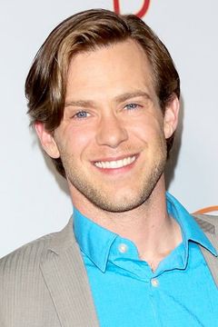 Bug Hall interpreta Rob