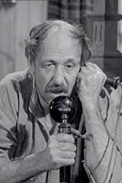 Reg Lye interpreta Workman (uncredited)