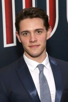 Casey Cott interpreta Kevin Keller