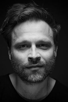 Tim Sander interpreta Lorenz(voice)