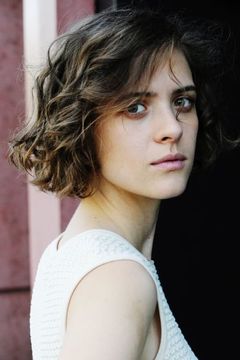 Liv Lisa Fries interpreta Charlotte Ritter