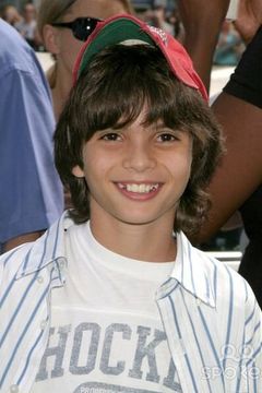 Zach Tyler interpreta Lucas Nickle (voice)