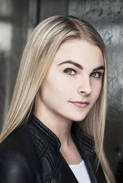 Alyssa Trask interpreta Carly Catto