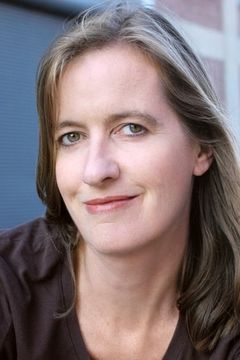 Moira Driscoll interpreta Woman Interviewee