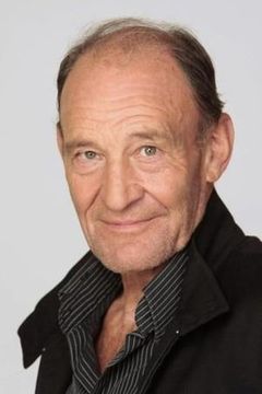Michael Mendl interpreta Lorenzo Sabrini