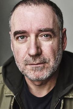 Brian Doherty interpreta Larry
