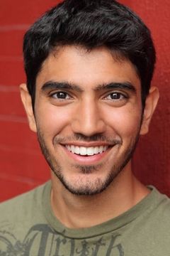 Omar Maskati interpreta Isan Shah