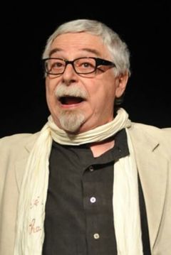 Giorgio Lopez interpreta telecronista di calcio statunitense