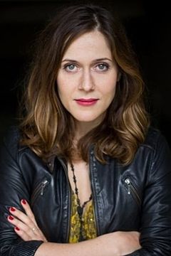 Coralie André interpreta The saleswoman
