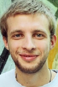 Semen Serzin interpreta Mikhaylov