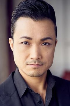 Norman Yeung interpreta Kim Yong