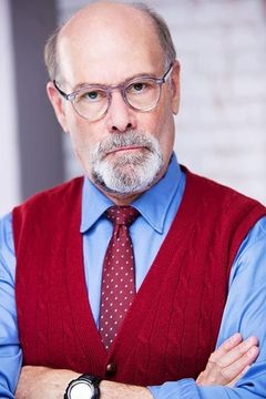 Hugh Holub interpreta Focus Group Curmudgeon (uncredited)