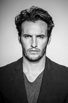 Angel Bonanni interpreta Sean Tilson