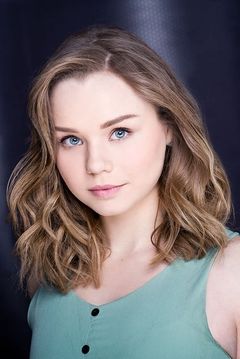 Niamh Wilson interpreta Corbett Denlon (uncredited)