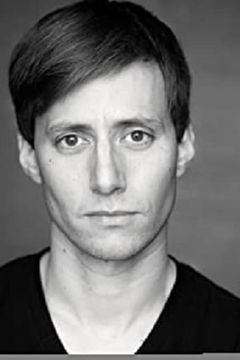 Tristan Matthiae interpreta Clinic Security Guard