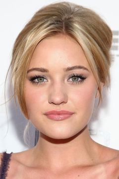 AJ Michalka interpreta Clarissa