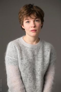 Sarah Brannens interpreta Lola Libérati