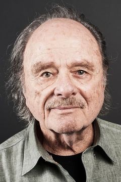 Harris Yulin interpreta Thaddeus Rains, President Rock Northern Rail Road