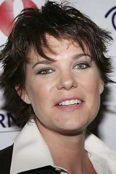 Michelle Wolff interpreta Carla