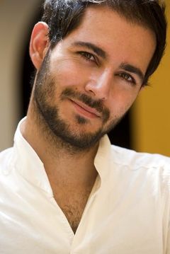 Mehdi Mahdloo interpreta Sufien