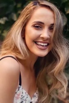 Mercedes Lambre interpreta Ludmila