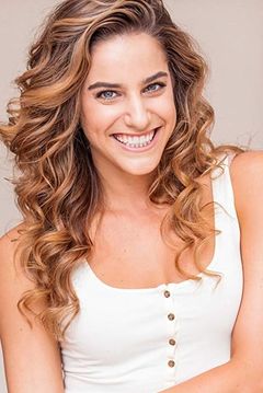 Amanda Cleghorn interpreta Camp Star Dancer