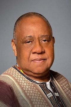 Barry Shabaka Henley interpreta Uncle Tunde