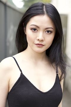 Jenny Wu interpreta Ling