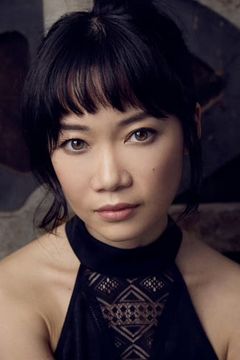 Haruka Abe interpreta Japanese Girl (uncredited)