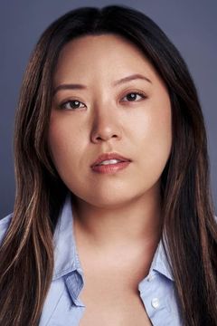 Jennifer Chung interpreta Woman in Car