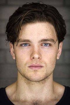 Joshua Orpin interpreta Subject 13 / Conner Kent / Superboy