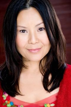 Yuriana Kim interpreta Korean Woman