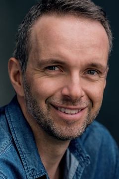 Martin Thaler interpreta Chief Inspector