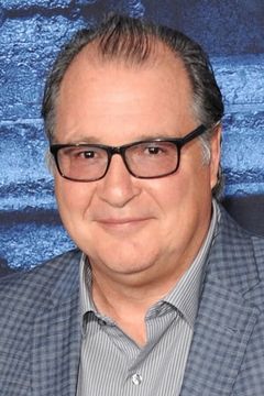 Kevin Dunn interpreta Vic Braden