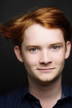 Luke Spencer Roberts interpreta Peanut