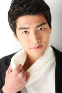 Wi Ji-Woong interpreta Bukseong Subordinate