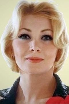 Betty Mars interpreta Emilienne