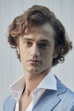 Jozef Gjura interpreta Loris