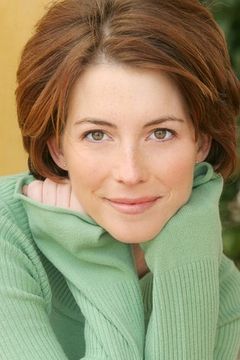 Cindy Oliver interpreta Renise