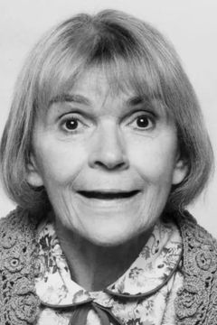 Alice Drummond interpreta Hattie