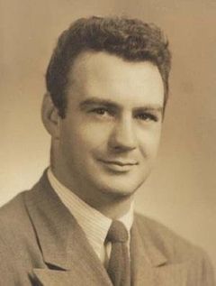 Tommy Garland interpreta Fighter (uncredited)