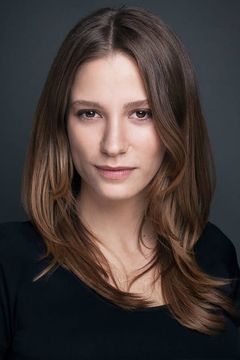 Serenay Sarıkaya interpreta Leyla Taylan