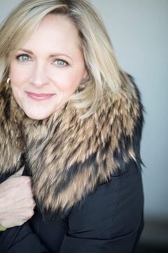 Paige Price interpreta Tracy
